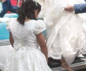 Adultos se casan con niñas