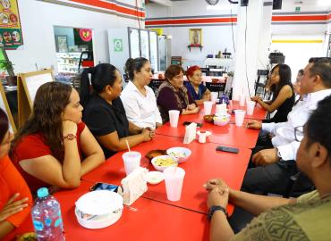 Alcalde convivió con comité vecinal 