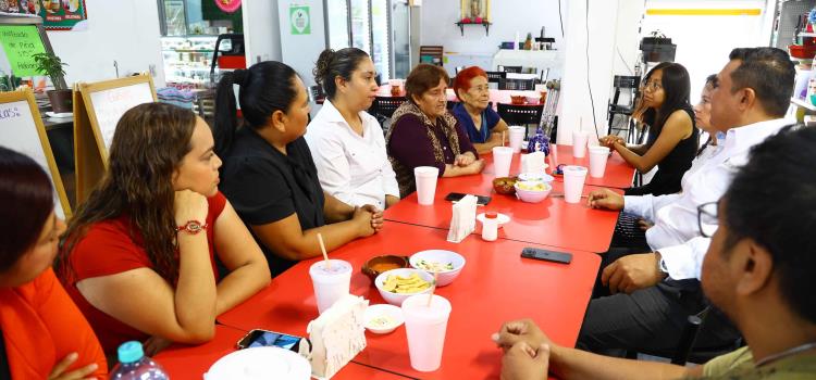 Alcalde convivió con comité vecinal Alcalde convivió con comité vecinal
