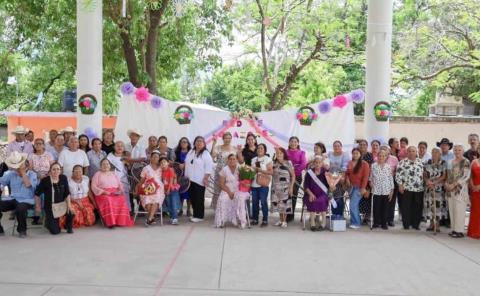 Coronan a Reinas de Los Corazones Sabios
