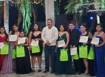 Luis Fernando, padrino de generación de la UASLP en Tamazunchale
