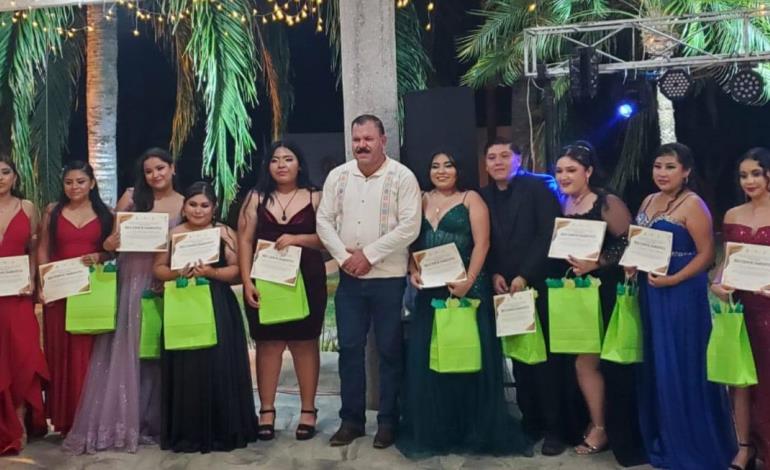 Luis Fernando, padrino de generación de la UASLP en Tamazunchale
