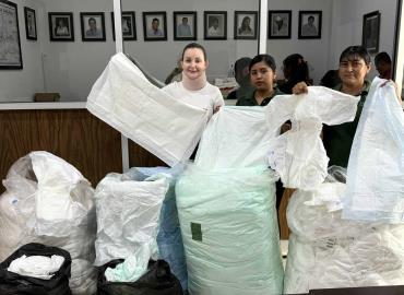 Entrega Presidenta apoyo a adultos mayores