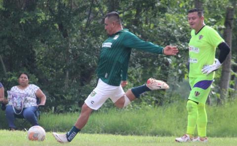 San Rafael vs. La Morelos en estelar de Temamatla
