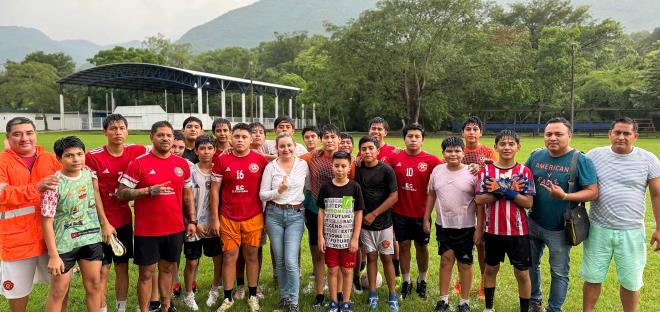 Alienta Marichuy talento local; van a Puebla
