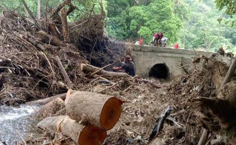 Rehabilitan puente en Chapulhuacanito