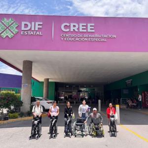 Entregan apoyos a personas con discapacidad en Matlapa

