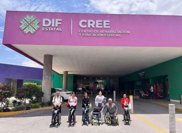 Entregan apoyos a personas con discapacidad en Matlapa