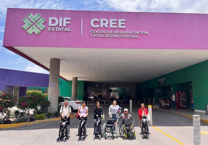 Entregan apoyos a personas con discapacidad en Matlapa