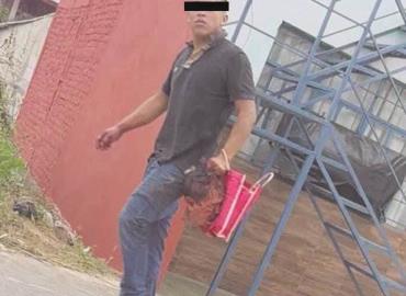 Decapitó a un hombre y paseó la cabeza