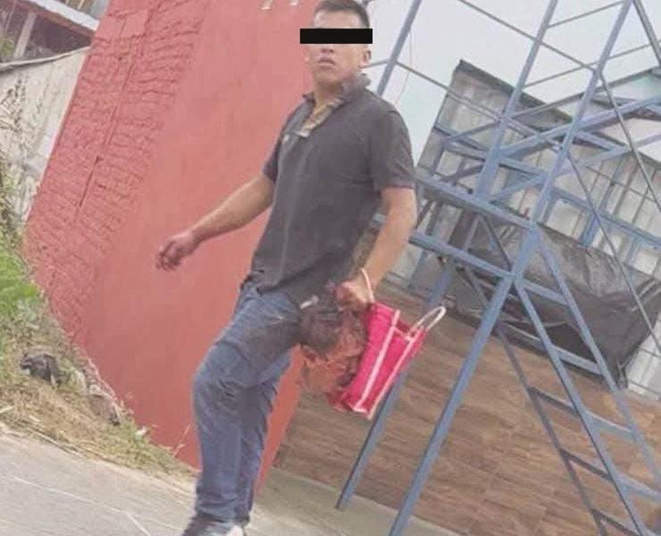 Decapitó a un hombre y paseó la cabeza