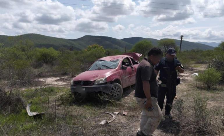 polFamilia chocó en su vehículo
