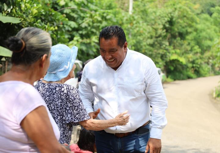 Atiende Cabañas demanda histórica en La Bandera; inicia obra vial