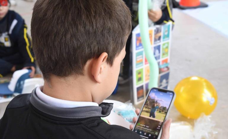 Daños en infantes por  exceso uso de celular