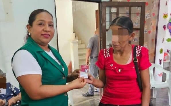 SMDIF ENTREGÓ CREDENCIALES A PERSONAS CON DISCAPACIDAD