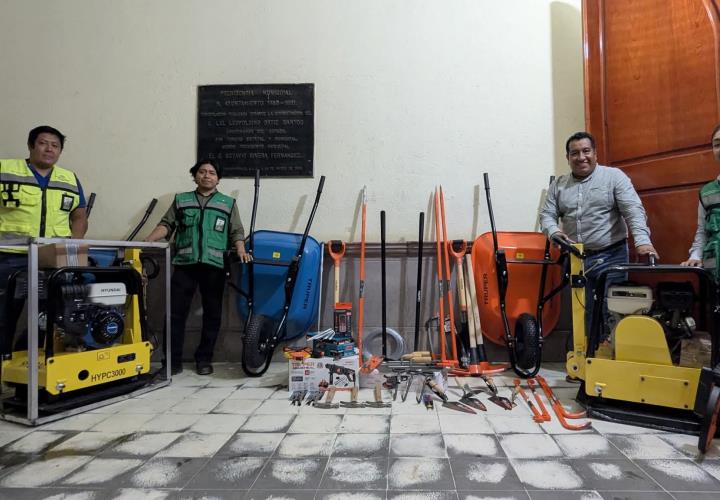 Alcalde dotó de equipo a Obras Públicas