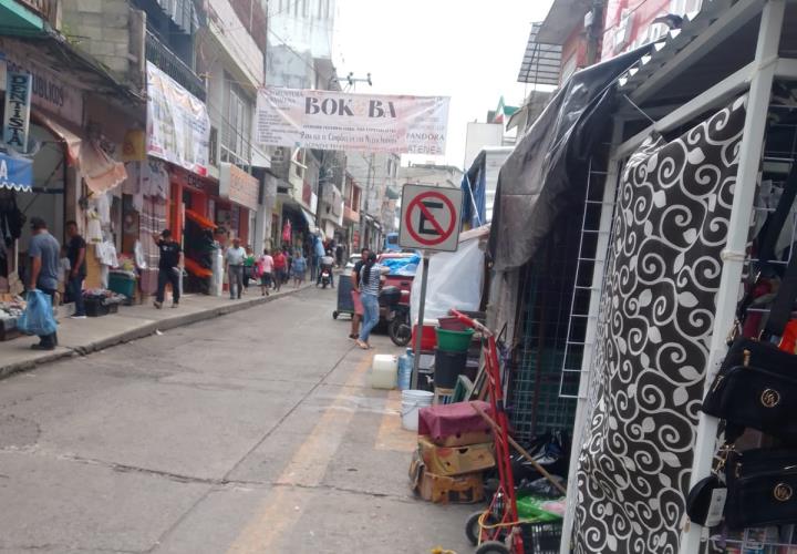 Comerciantes no respetan delimitaciones
