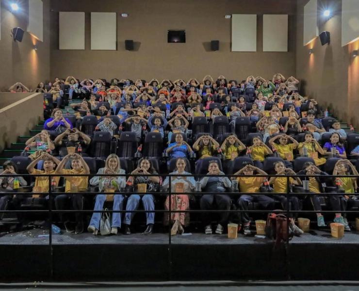 DIF gestionó tarde de cine para niños

