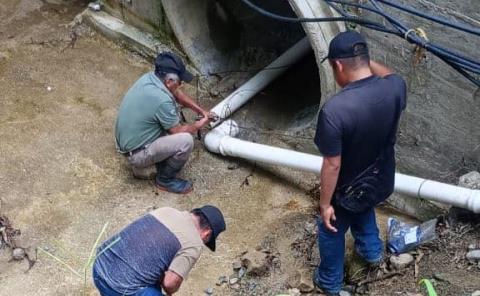 Matlapa repara fuga de agua en Apanco