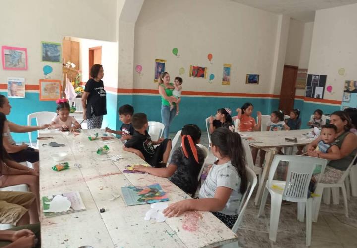 Aprendizaje y diversión se procuran con actividades en la Biblioteca de Tamán