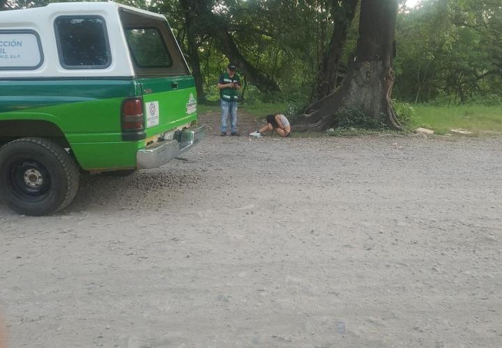 Abandonan a una chica desorientada en camino rumbo al Río Claro
