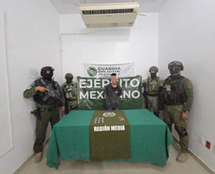 DISTRIBUÍA DROGA FRENTE A IGLESIA      
