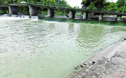 Veneno en  el río Valles    
