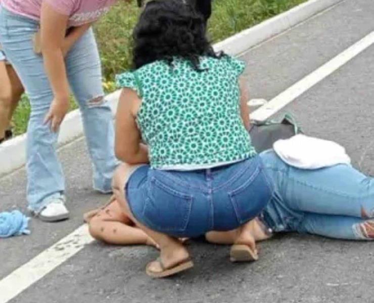 
Volcó un auto en eje estatal       

