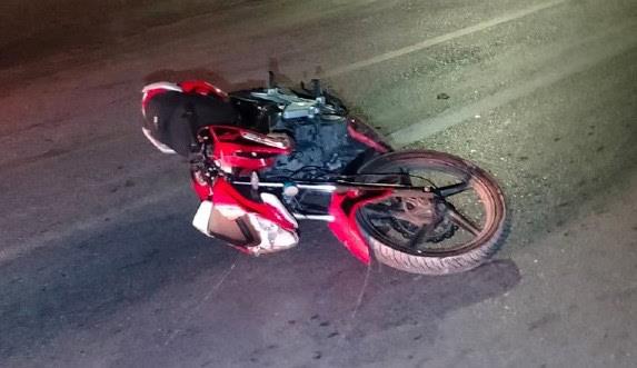 Motociclista sufrió una Fuerte caída en barrio
