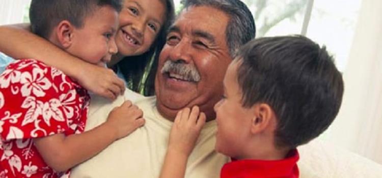 Pidieron honrar  a los abuelos