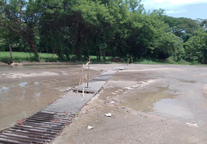 Fracasa reparación de alcantarillas en Tampacán