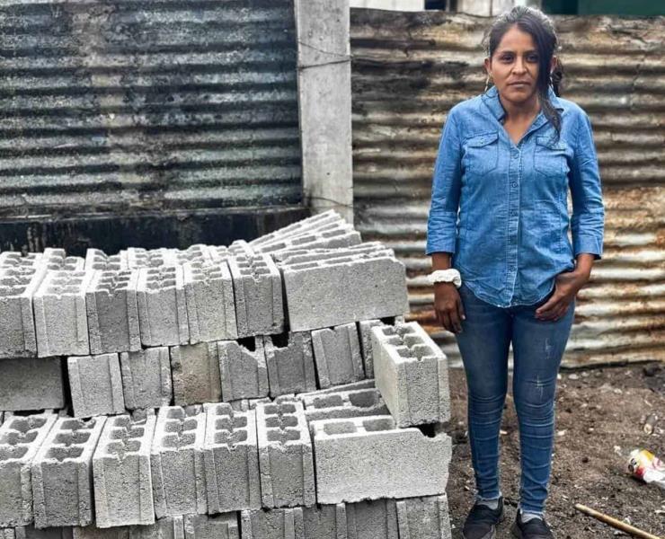 Entregaron apoyo a familia damnificada 
