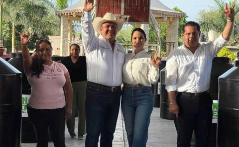 Más tinacos  entregó AUR
