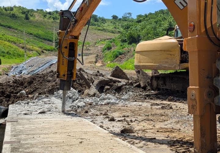 Un hecho la demolición de puente en Loma Bonita