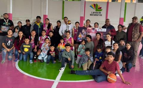 Emotiva ceremonia de entrega de premios en basquet de Agua Zarca
