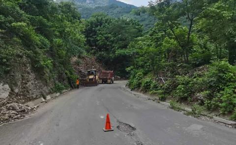 Realizó Obras Públicas limpieza de caminos