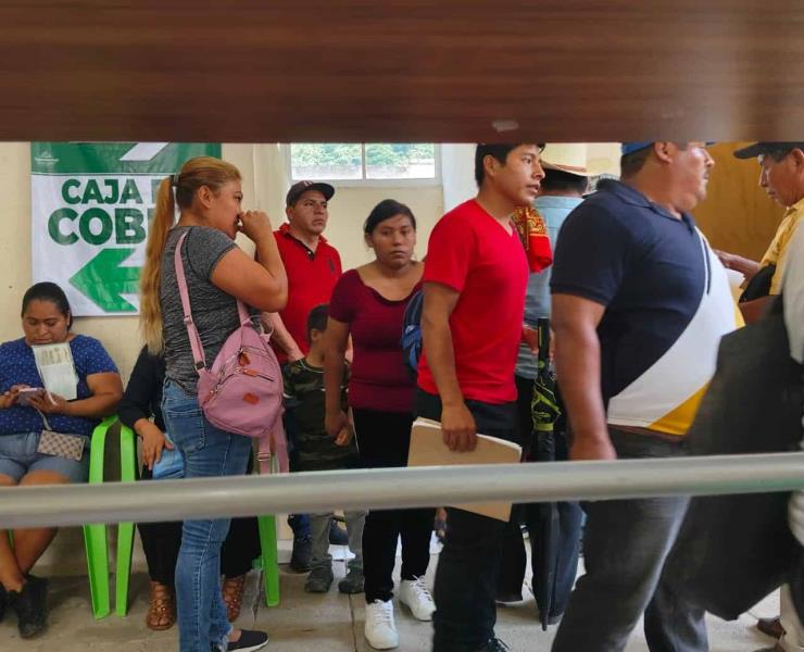 Saturado servicio de expedición de actas 
