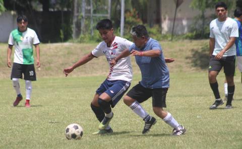 Explosiva e impulsiva jornada dominical de fut 7 en UDETA

