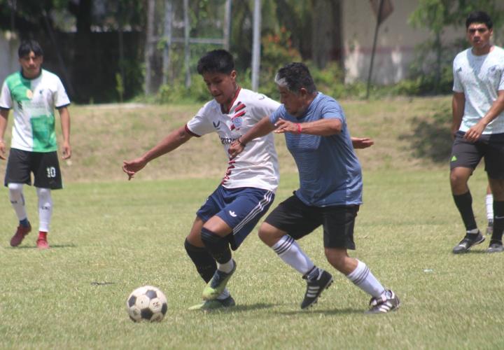 Explosiva e impulsiva jornada dominical de fut 7 en UDETA