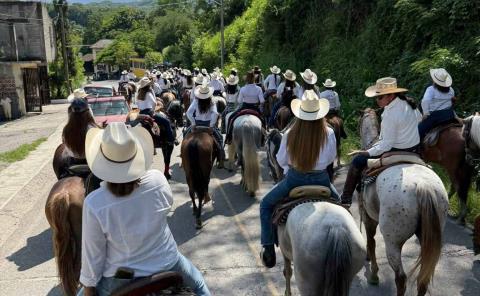 Exitosa 13ª Cabalgata de Mujeres