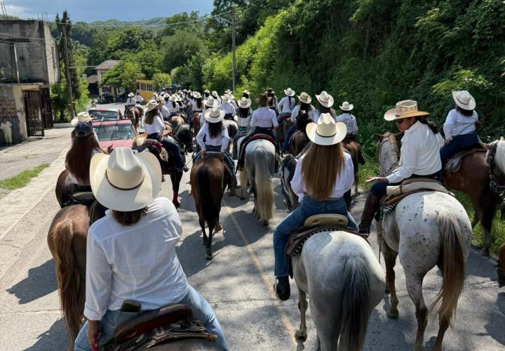 Exitosa 13ª Cabalgata de Mujeres