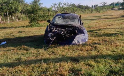 MENOR MUERTO EN VOLCADURA  
