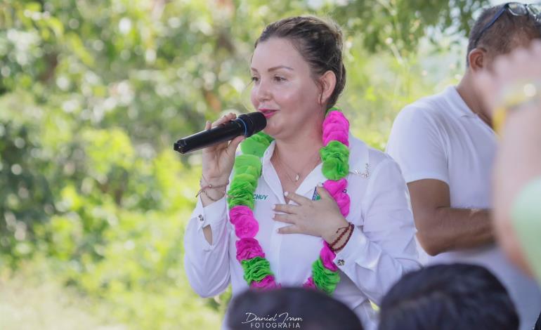 Arranca Marichuy pavimentación en Nexcuayo Primero