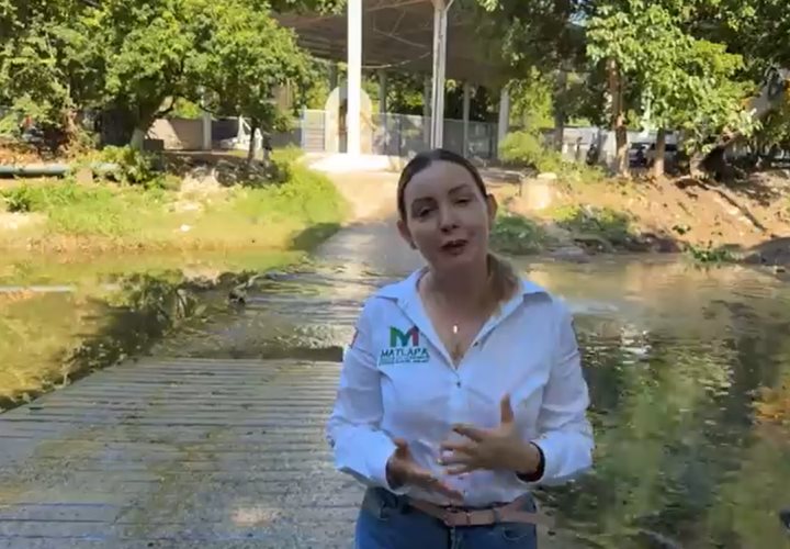 Arrancó Presidenta desazolve del arroyo Acontla