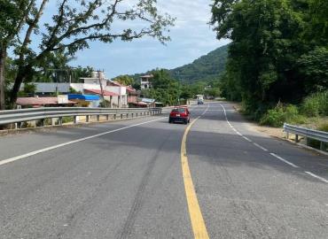 Evaden topes en Apanco; conductores se quejan por exceso de altura