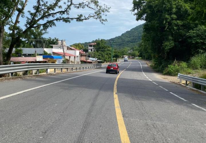 Evaden topes en Apanco; conductores se quejan por exceso de altura