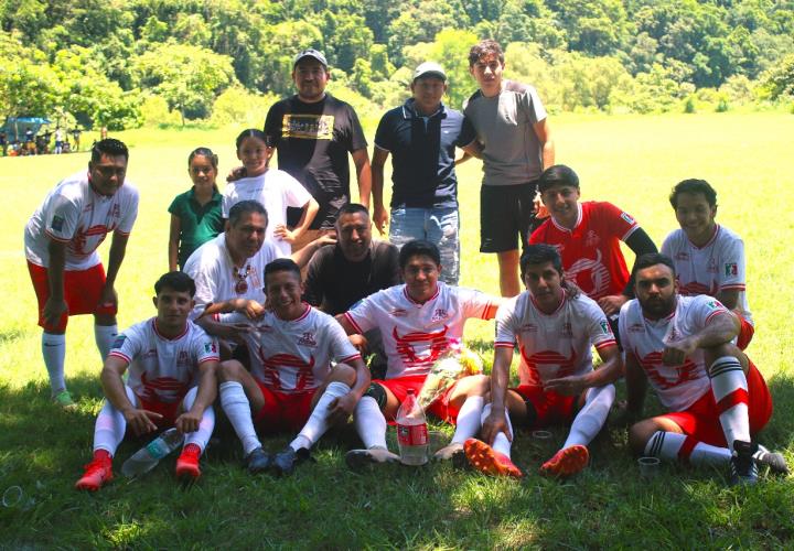 Plazoleta con 9 jugadores sacó empate a 1 gol a Camino Real