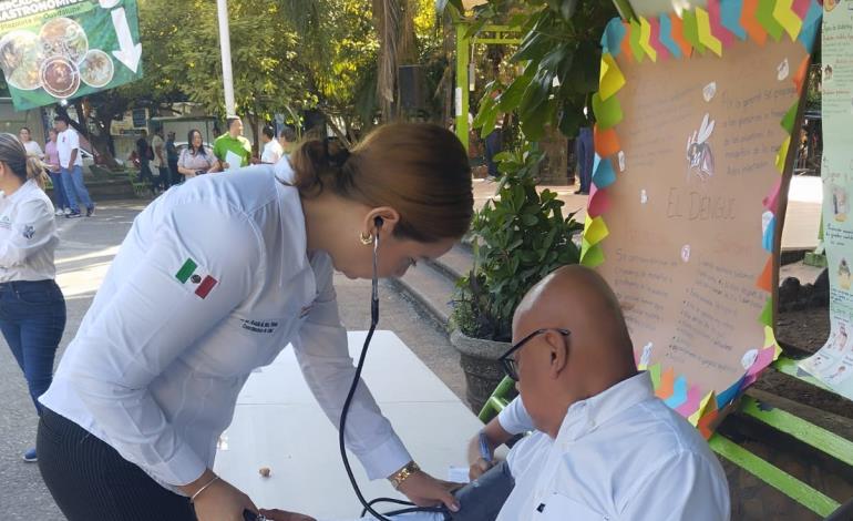 Acercan servicios médicos gratuitos a la población