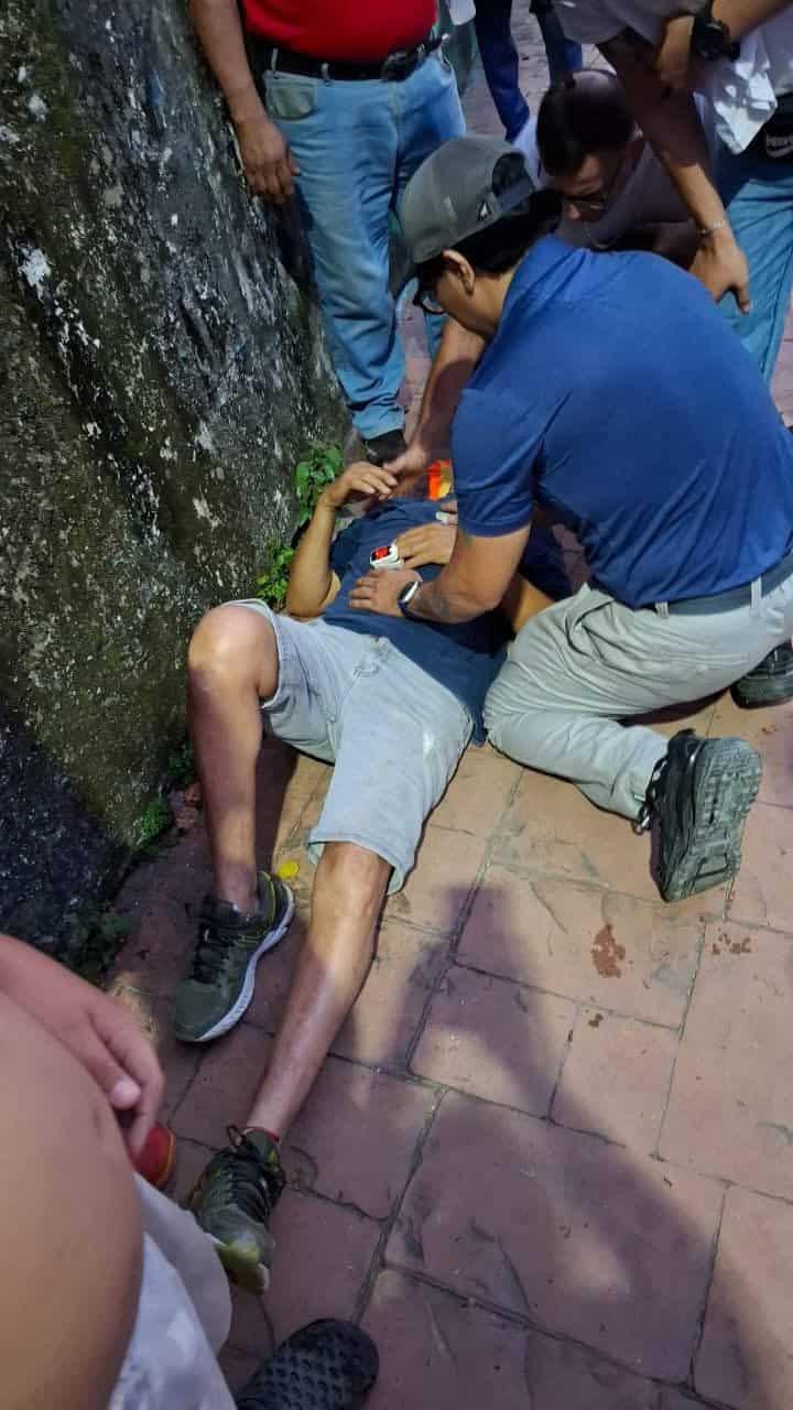 Lesionado tras caer de unas escalera