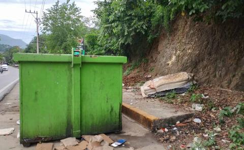 Ignoran reglas de basura en Tamazunchale; tiran colchones y electrodomésticos